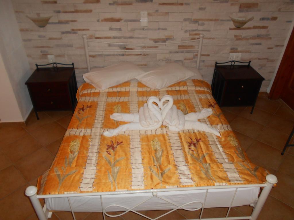Acti Plaka Hotel Buitenkant foto