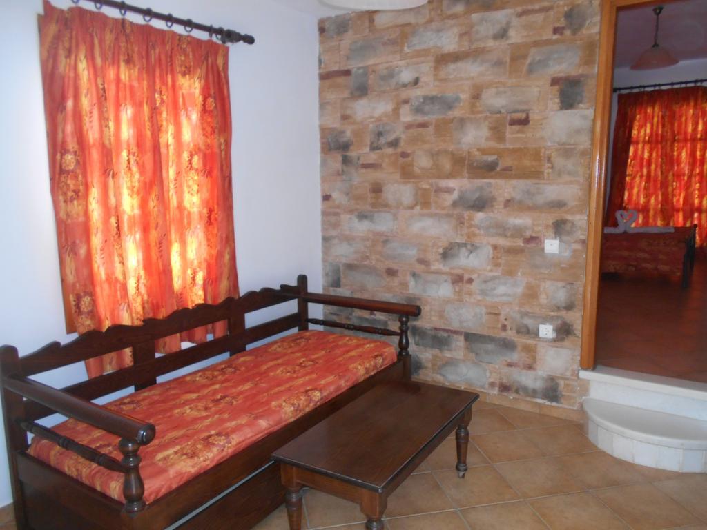 Acti Plaka Hotel Buitenkant foto